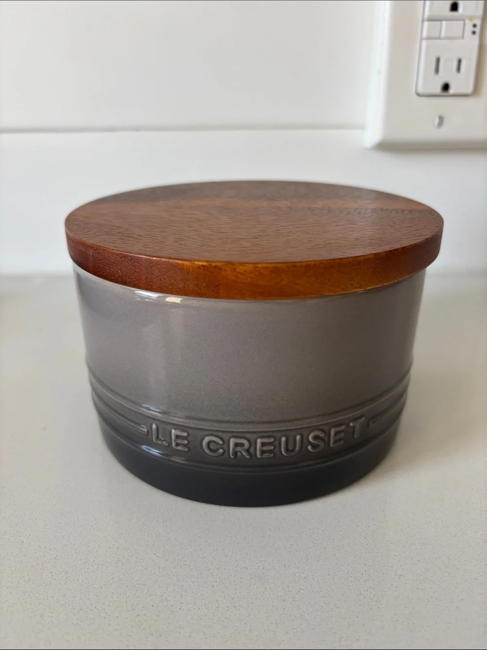 New - Le Creuset 16 oz Cannister with Wooden Lid